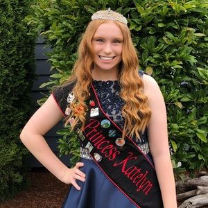 Meet your Posher, Katelyn